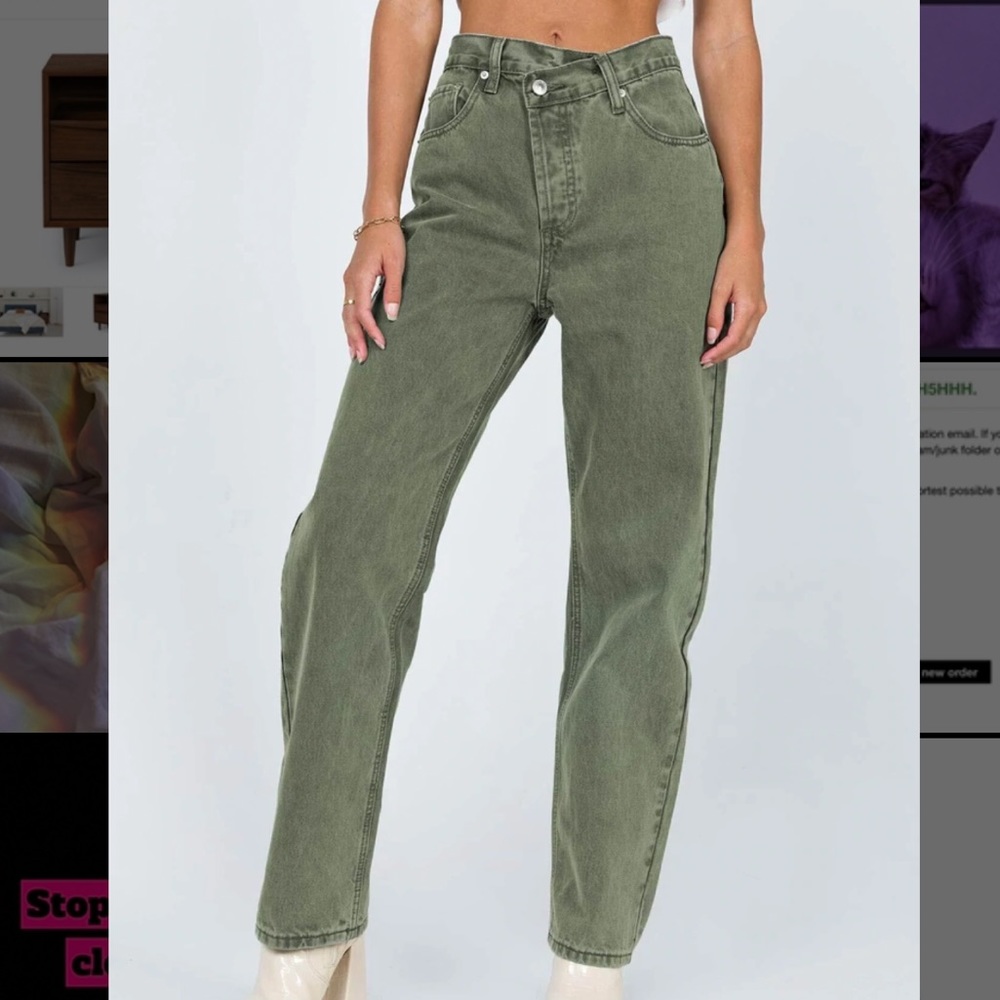 Asymmetrical jean, green jean. Princess Polly!